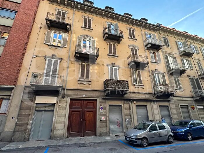 Appartamento trilocale in vendita in Via Ormea, Torino