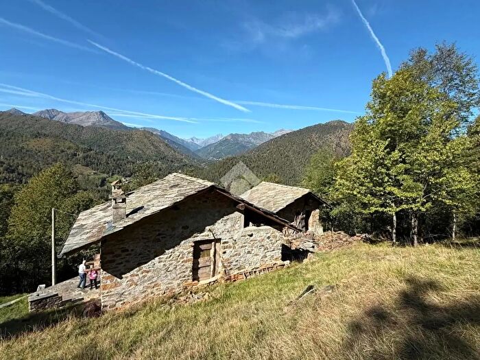 Casa quadrilocale in vendita in Frazione Gritlera, Germagnano