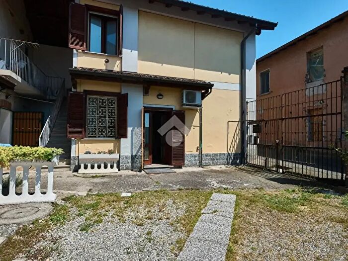 Casa bilocale in vendita in Vicolo Fontanino, Spino DAdda