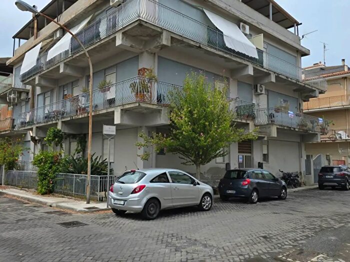 Appartamento trilocale in vendita in Via Alcide De Gasperi, Oliveri