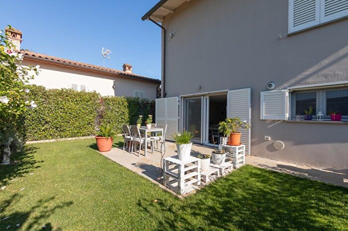 Casa con 9 locali in vendita in Romana Trav, Montecarlo