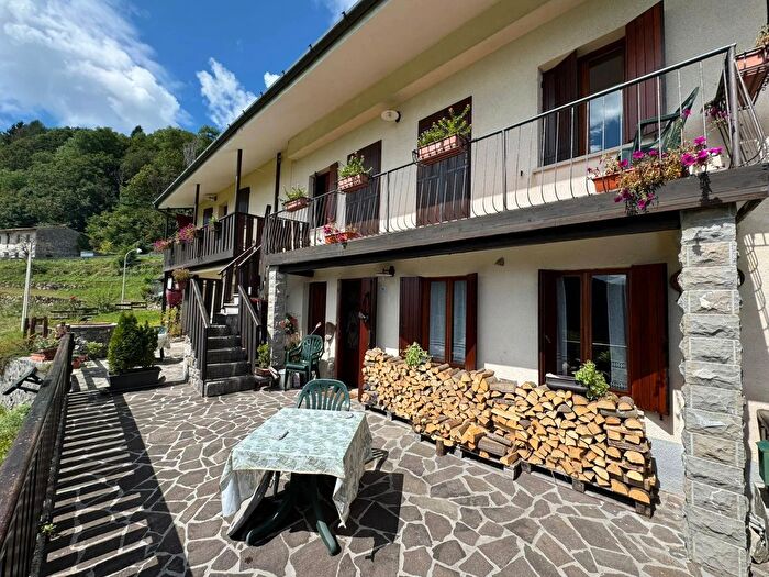 Casa con 10 locali in vendita in Pulfero