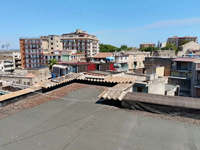Appartamento con 6 locali in vendita in Via Tiziano, Lentini