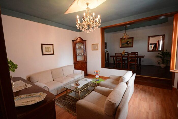 Casa con 7 locali in vendita in Peccioli