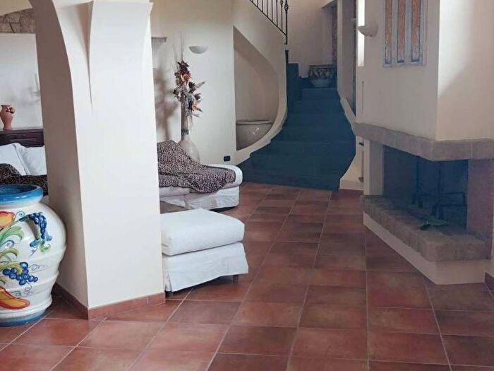 Appartamento quadrilocale in affitto in Via San Romualdo, Camaldoli, Napoli