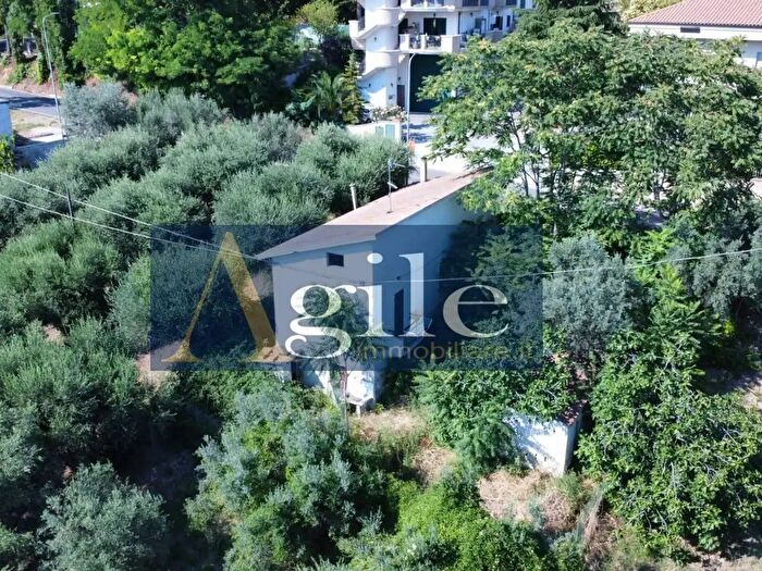 Casa trilocale in vendita in Via dei Celestini, Corropoli