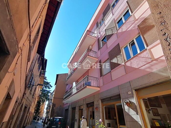 Appartamento trilocale in vendita in Via dei Mille, Viterbo