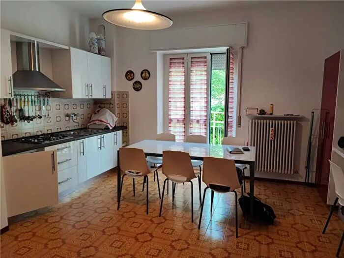 Appartamento trilocale in vendita in Via Canale, Roncola