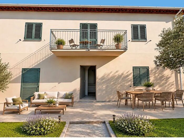 Casa con 7 locali in vendita in Bibbona