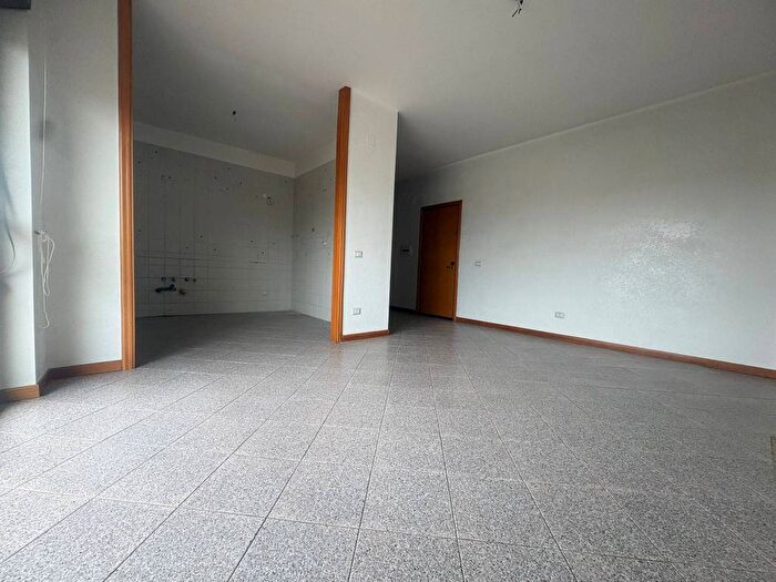 Appartamento con 5 locali in affitto in Via Luigi Laviano, Stadio, Caserta