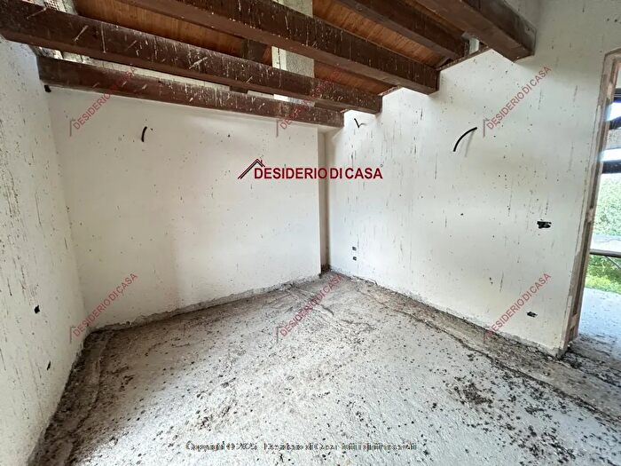 Casa con 10 locali in vendita in Altavilla Milicia