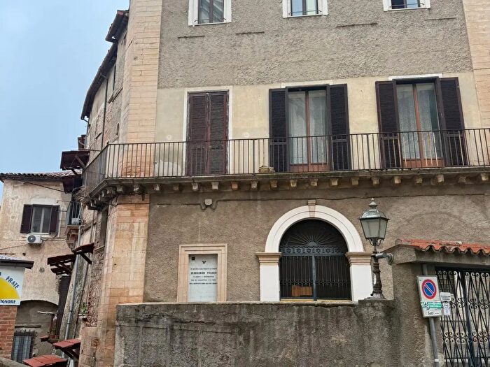 Appartamento quadrilocale in vendita in Via San Francesco d'Assisi Snc, Cosenza