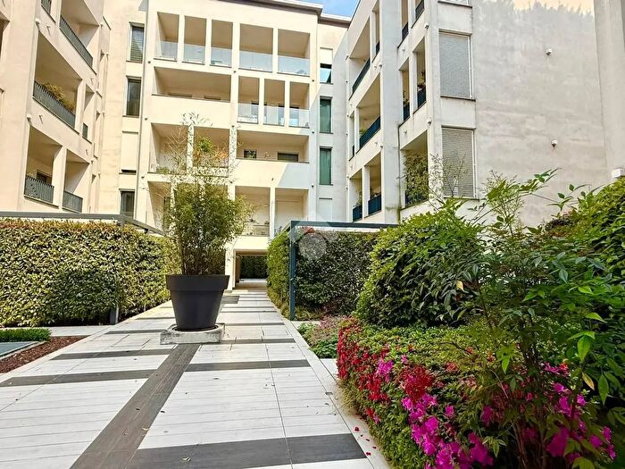 Appartamento trilocale in vendita in Via Antonio Locatelli, Treviglio