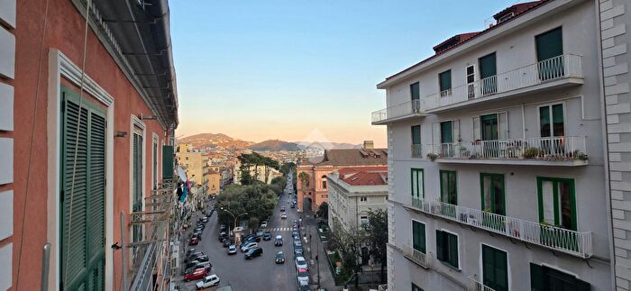 Appartamento trilocale in vendita in Via Indipendenza, Salerno