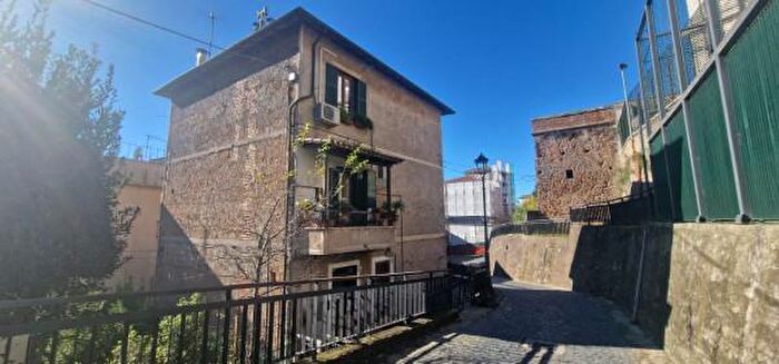 Appartamento trilocale in vendita in Via Loreto Masella, Valmontone