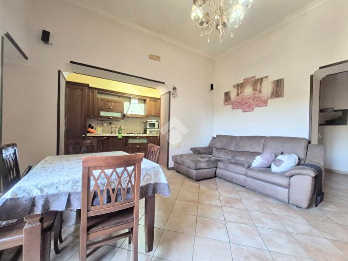 Appartamento quadrilocale in vendita in Via Monfalcone, Napoli