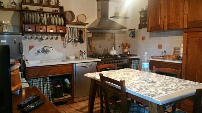 Appartamento con 6 locali in vendita in Via Capezzano Monte SNC, Pietrasanta