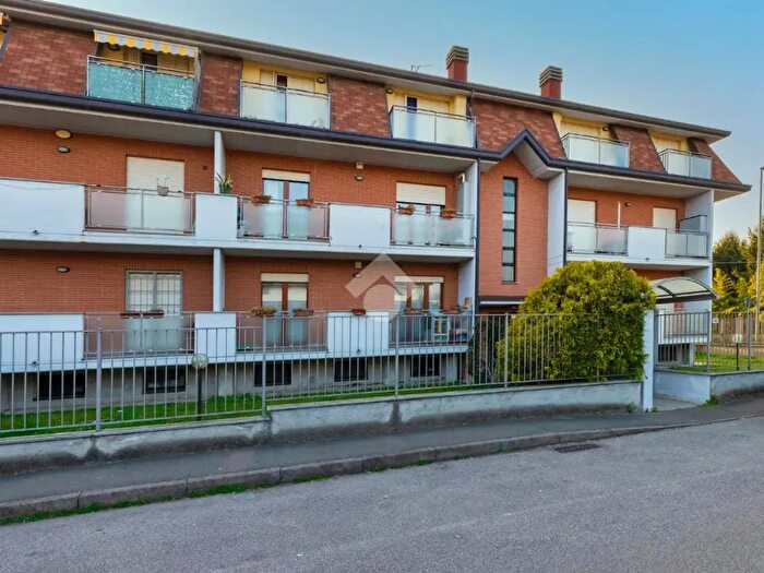 Appartamento trilocale in vendita in Via Sesia, Marnate