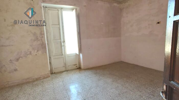 Casa con 5 locali in vendita in Via Amedeo N, Palagonia