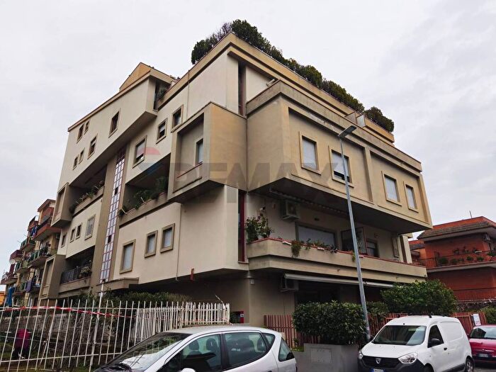 Appartamento trilocale in affitto in VIA PAGANI, Ponte di Nona, Roma