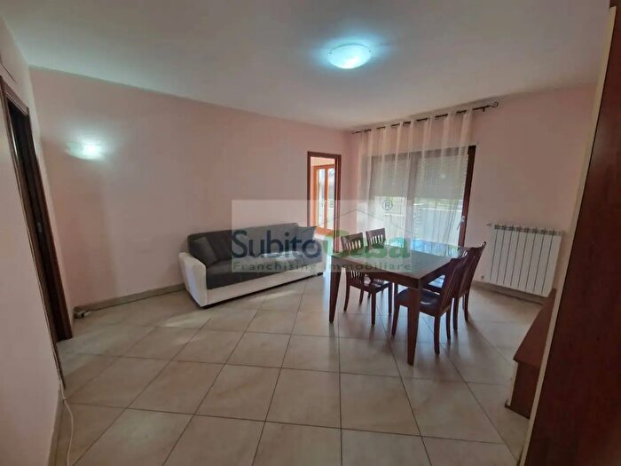 Appartamento con 5 locali in affitto in Via Sulmona, Chieti