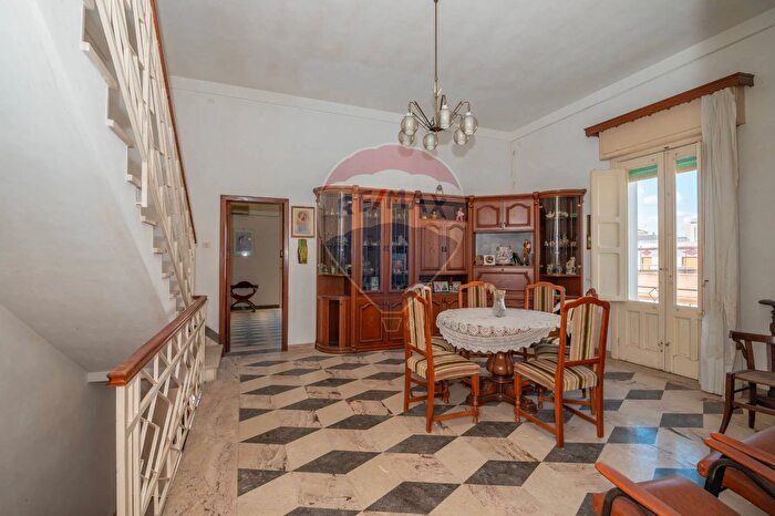 Casa con 12 locali in vendita in Via Nino Bixio, Pozzallo