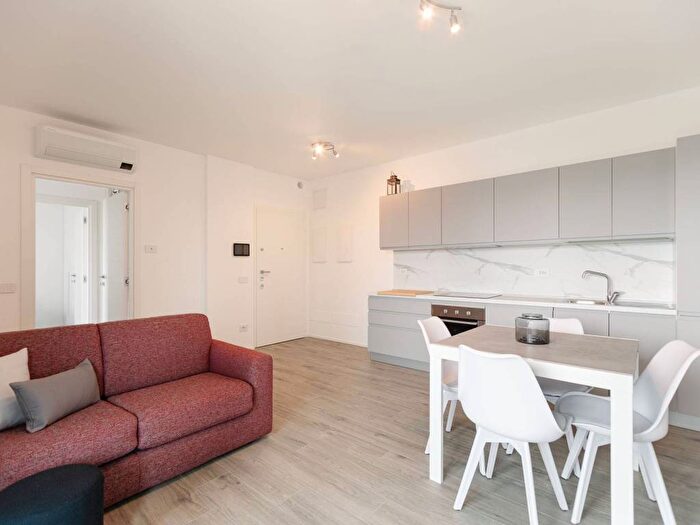 Appartamento bilocale in affitto in Via Raffaele Parravicini, Cascina dei Pomi, Milano