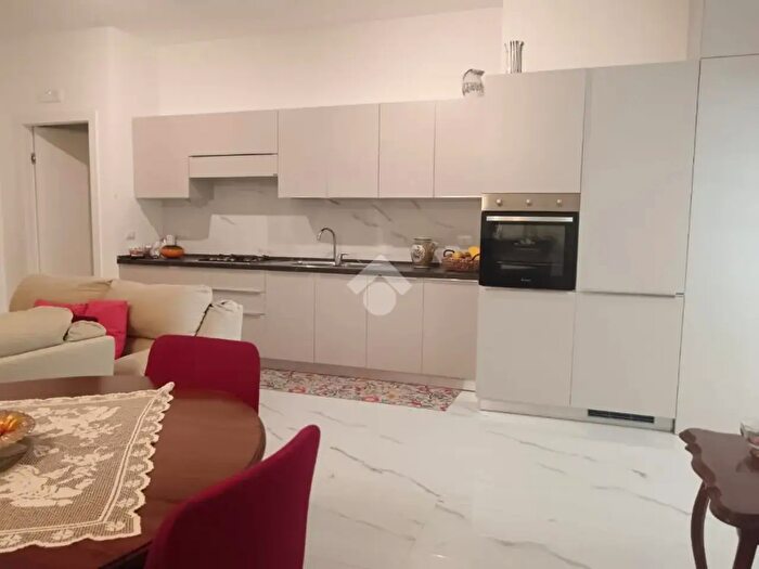Appartamento trilocale in vendita in Piazza Salvo dAcquisto, Bisceglie