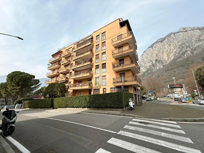 Appartamento bilocale in vendita in Via Ca Rossa, Lecco