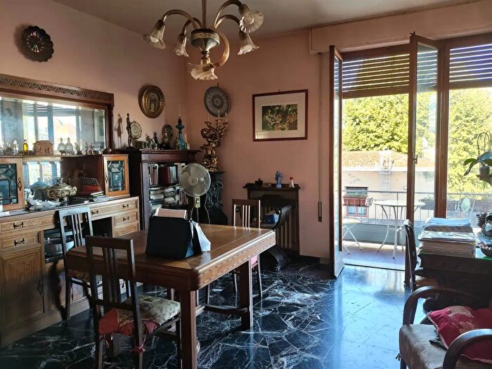 Appartamento con 6 locali in vendita in Firenze