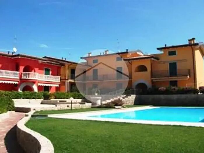 Appartamento trilocale in vendita in Vicolo Sagramose, Lazise