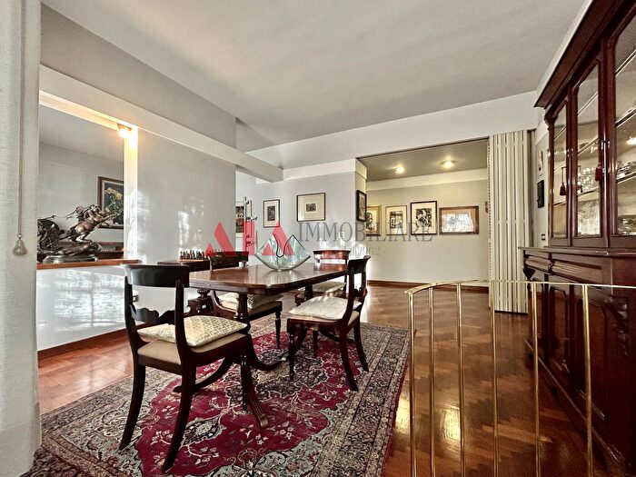 Appartamento con 6 locali in vendita in Via Armando Diaz, Pontedera