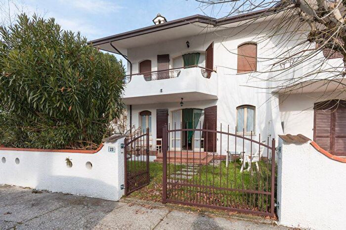 Casa trilocale in affitto in Via Tiziano, Lido di Spina, Comacchio