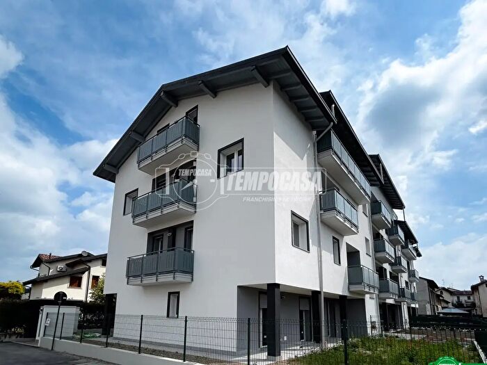 Appartamento trilocale in vendita in Via Achille Grandi, Triuggio