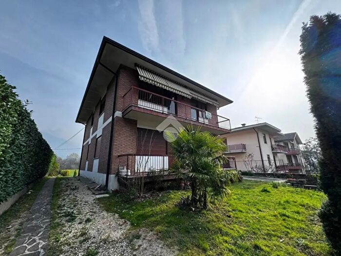 Appartamento quadrilocale in vendita in Via Leonardo da Vinci, Schio