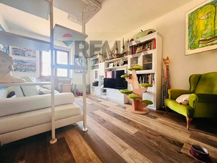 Appartamento trilocale in vendita in Castellina Marittima