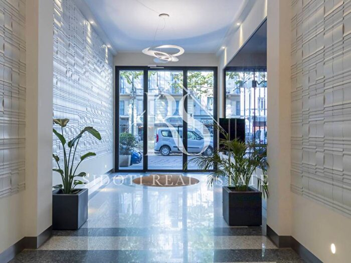 Appartamento trilocale in affitto in Viale Monte Nero, Porta Romana Medaglie d'Oro, Milano