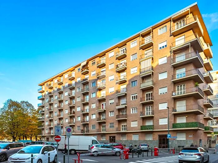 Appartamento trilocale in vendita in Via Michele Coppino, Torino