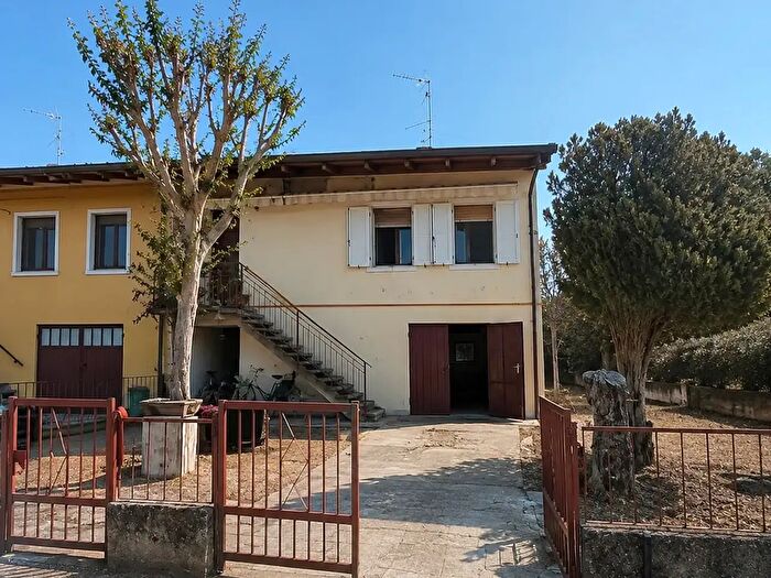 Casa quadrilocale in vendita in Castagnaro