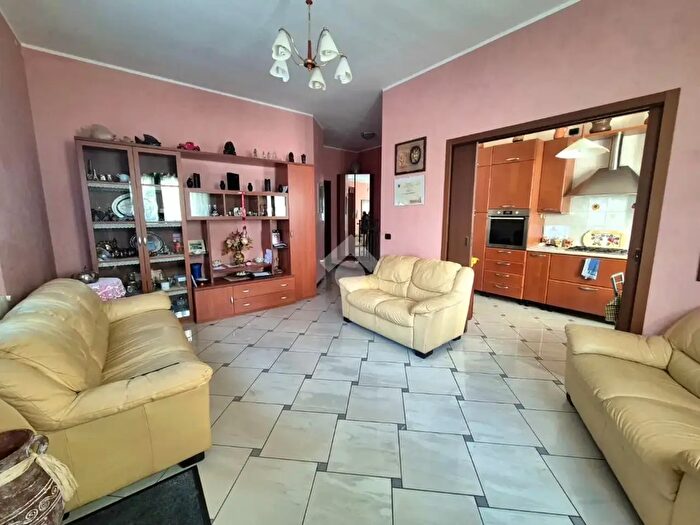 Appartamento quadrilocale in vendita in Via G Mazzini, Roncello