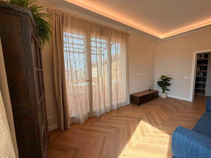Appartamento quadrilocale in affitto in Via San Paolo, Veronetta, Verona