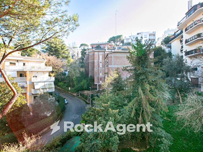 Appartamento trilocale in affitto in Via Sanzeno, Cortina dAmpezzo, Roma