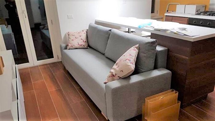 Appartamento bilocale in affitto in Via dei Fiorentini, Porto Municipio, Napoli