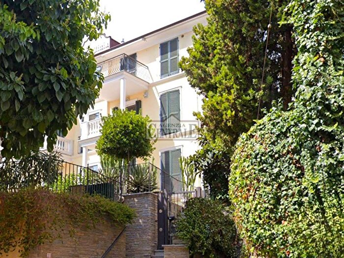 Appartamento trilocale in vendita in Ospedale, Sanremo