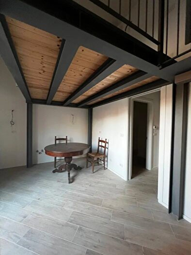 Appartamento trilocale in vendita in Via Valdossola, Bologna