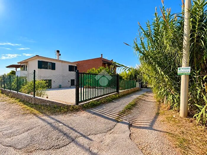 Casa bilocale in vendita in Via Appia Antica, Terracina