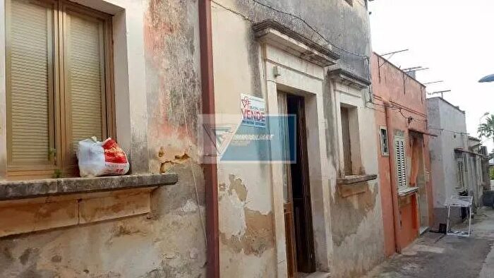 Casa con 6 locali in vendita in Noto