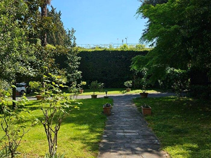 Appartamento con 5 locali in affitto in Viale Edmondo De Amicis, Campo di Marte, Firenze