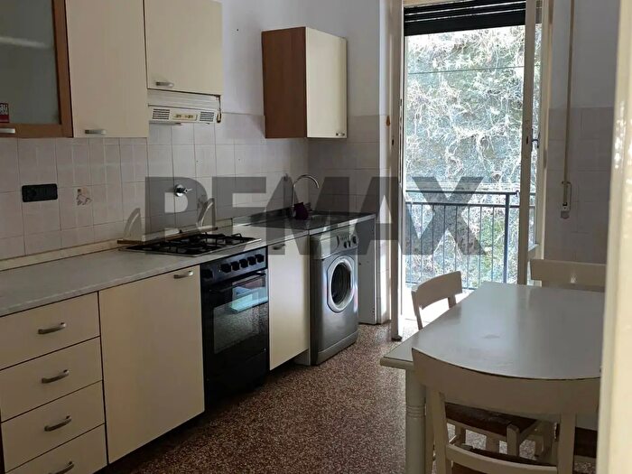 Appartamento con 5 locali in vendita in Via Piacenza b, Genova