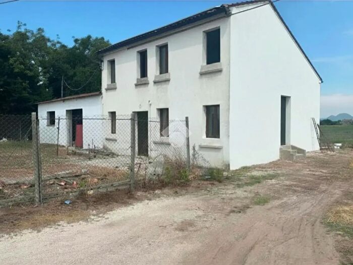 Appartamento trilocale in vendita in Via Statale, Stanghella